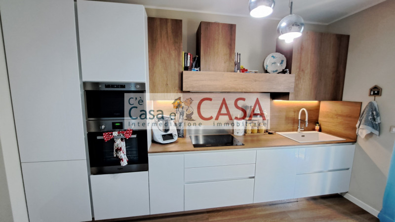 S.DOMENICO: Ottimo contesto abitativo, vicinanze a tutti i servizi, autobus, farmacia, scuole, co...