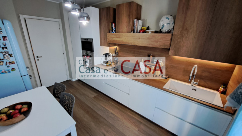 S.DOMENICO: Ottimo contesto abitativo, vicinanze a tutti i servizi, autobus, farmacia, scuole, co...