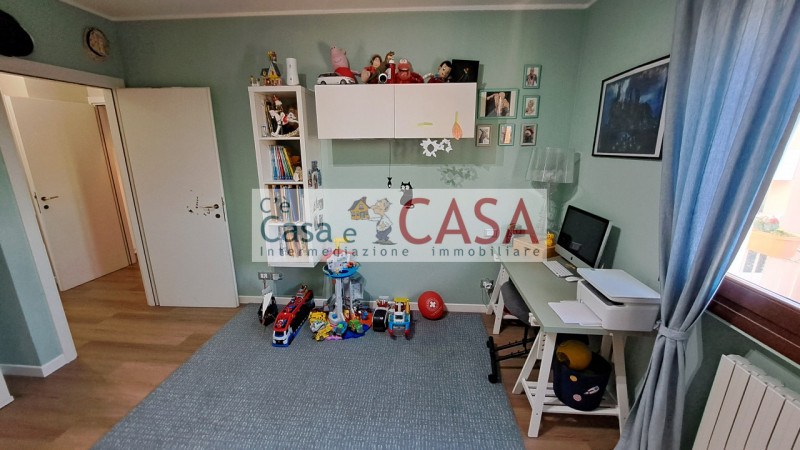 S.DOMENICO: Ottimo contesto abitativo, vicinanze a tutti i servizi, autobus, farmacia, scuole, co...