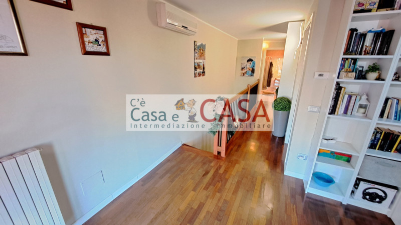 S.DOMENICO: Ottimo contesto abitativo, vicinanze a tutti i servizi, autobus, farmacia, scuole, co...