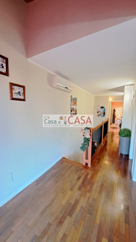 S.DOMENICO: Ottimo contesto abitativo, vicinanze a tutti i servizi, autobus, farmacia, scuole, co...