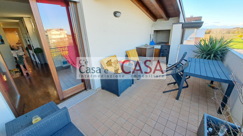 S.DOMENICO: Ottimo contesto abitativo, vicinanze a tutti i servizi, autobus, farmacia, scuole, co...