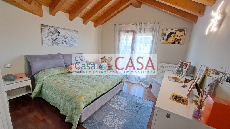 S.DOMENICO: Ottimo contesto abitativo, vicinanze a tutti i servizi, autobus, farmacia, scuole, co...