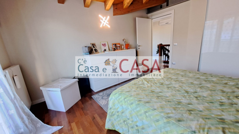 S.DOMENICO: Ottimo contesto abitativo, vicinanze a tutti i servizi, autobus, farmacia, scuole, co...