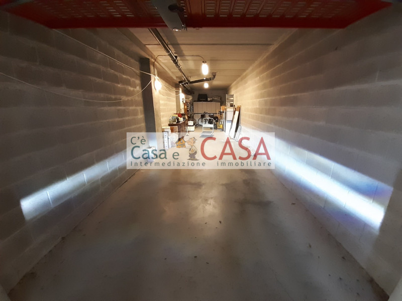 S.DOMENICO: Ottimo contesto abitativo, vicinanze a tutti i servizi, autobus, farmacia, scuole, co...