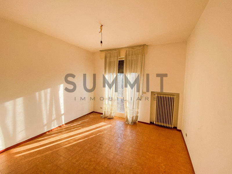 SANTORSO:  BIFAMILIARE completa in zona residenziale collinare con splendida vista, composta da d...