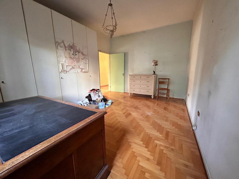 In un quartiere residenziale molto comodo e servito, a soli dieci minuti dal centro storico di Vi...