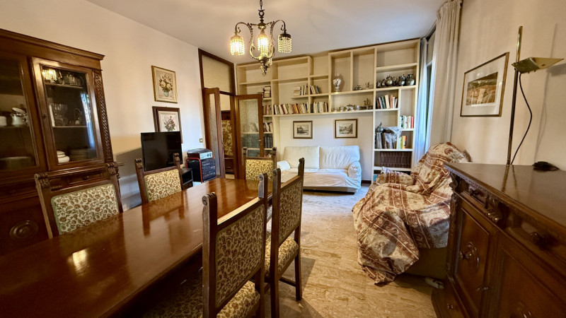 Immobile in esclusiva al Gruppo Padova MLS
SANTISSIMA TRINITA' Appartamento di tre camere all’int...