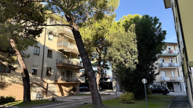 Immobile in esclusiva al Gruppo Padova MLS
SANTISSIMA TRINITA' Appartamento di tre camere all’int...