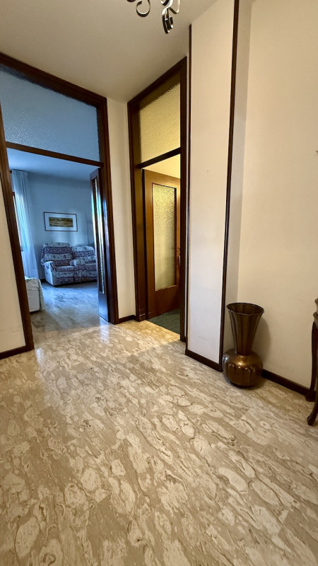 Immobile in esclusiva al Gruppo Padova MLS
SANTISSIMA TRINITA' Appartamento di tre camere all’int...