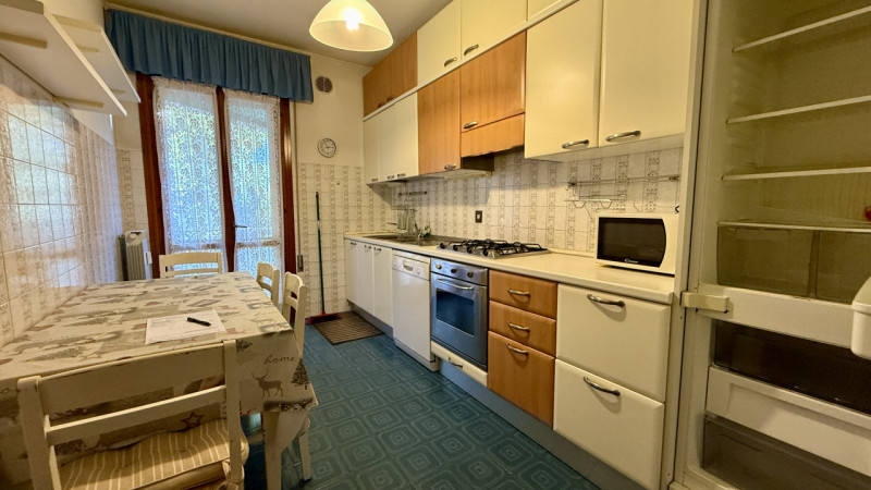 Immobile in esclusiva al Gruppo Padova MLS
SANTISSIMA TRINITA' Appartamento di tre camere all’int...