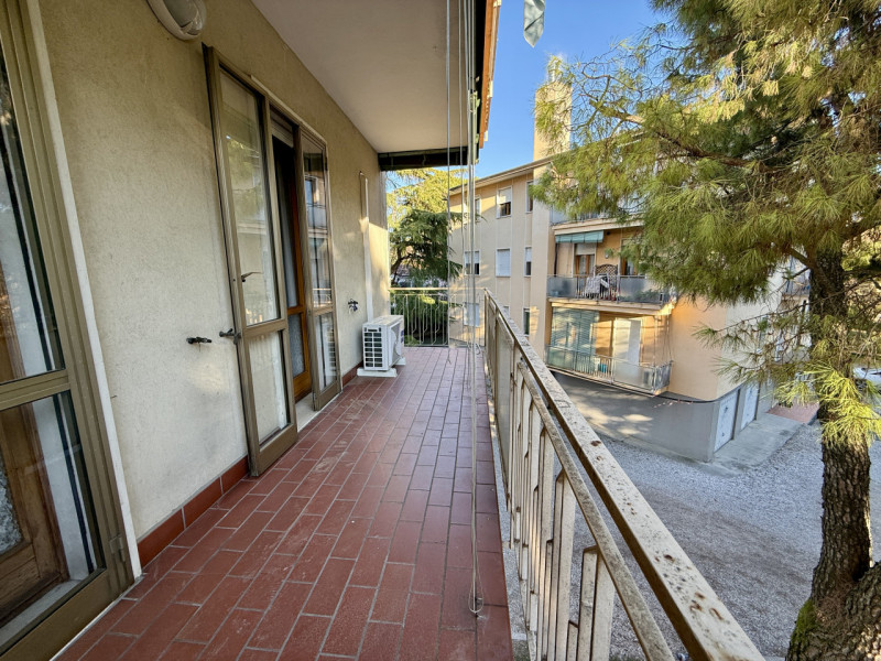 Immobile in esclusiva al Gruppo Padova MLS
SANTISSIMA TRINITA' Appartamento di tre camere all’int...