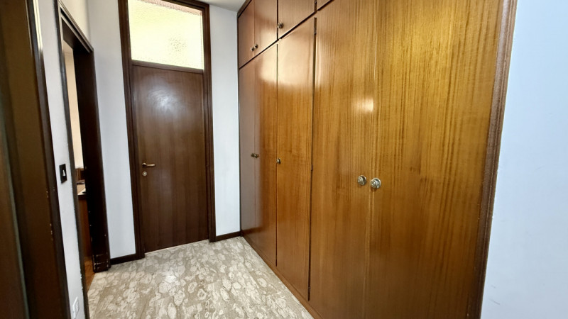 Immobile in esclusiva al Gruppo Padova MLS
SANTISSIMA TRINITA' Appartamento di tre camere all’int...