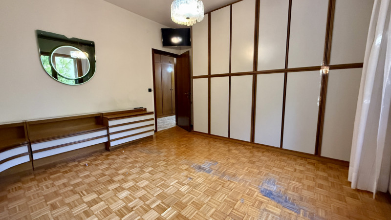 Immobile in esclusiva al Gruppo Padova MLS
SANTISSIMA TRINITA' Appartamento di tre camere all’int...