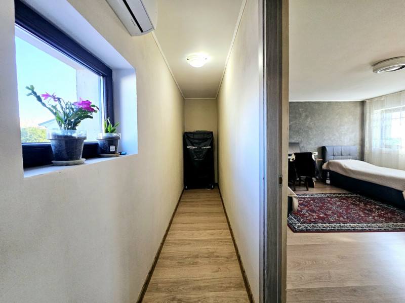 Proponiamo in vendita a Merlara, abitazione singola recentemente ristrutturata, con giardino escl...