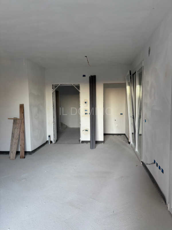 Appartamento trilocale situato nel centro di Padova, a 2 passi dai portici di Corso Milano, 107 m...