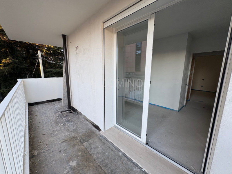 Appartamento trilocale situato nel centro di Padova, a 2 passi dai portici di Corso Milano, 107 m...