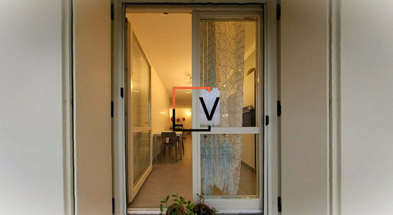 V395 - Proponiamo in vendita esclusiva introvabile appartamento con 3 camere servito da ascensore...