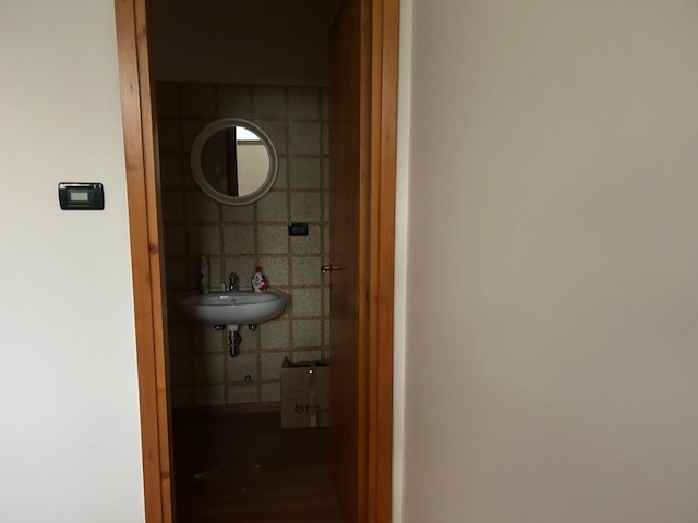 SANT'AGOSTINO in zona di passaggio, residenziale, con ottima possibilità di parcheggio, proponiam...