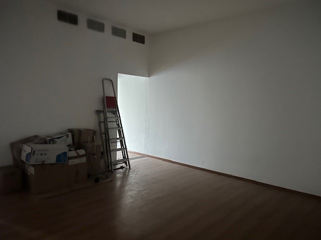 SANT'AGOSTINO in zona di passaggio, residenziale, con ottima possibilità di parcheggio, proponiam...