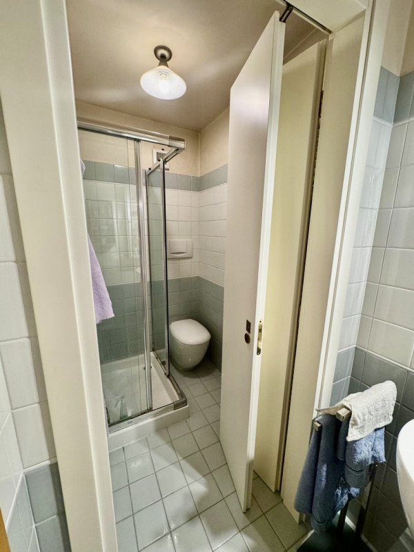 COMPOSIZIONE:
Proponiamo in affitto un appartamento al primo piano, in centro a Este, con ingress...