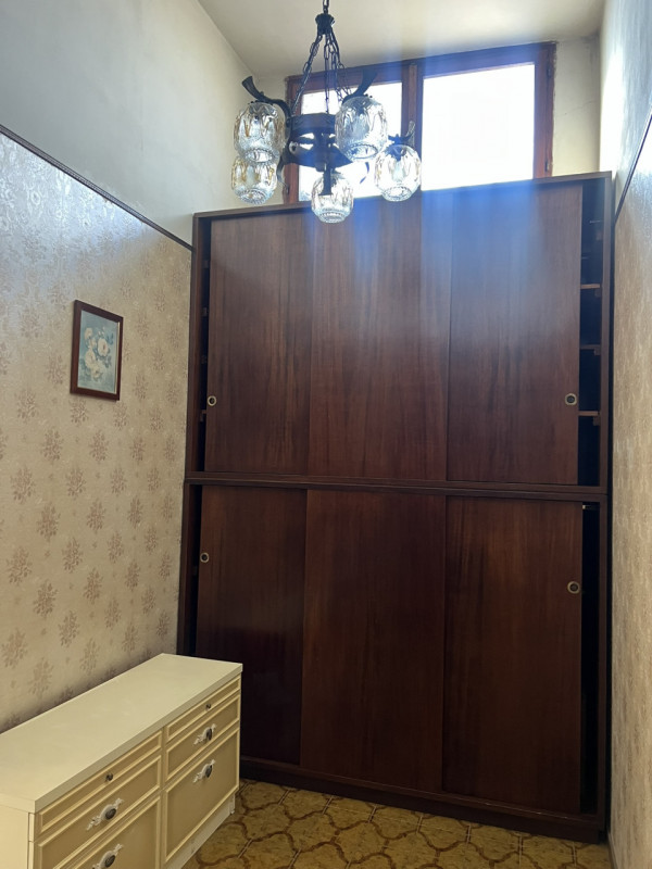 Proponiamo in affitto un ampio appartamento situato nella zona centrale di Monselice, perfetto pe...