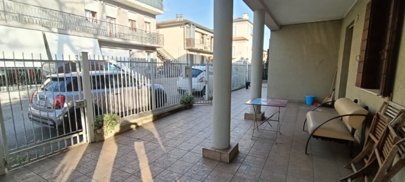 EB04 SALBORO in posizione centrale e comoda a tutti i servizi, interessante casa indipendente su ...