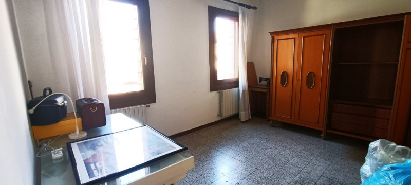 EB04 SALBORO in posizione centrale e comoda a tutti i servizi, interessante casa indipendente su ...