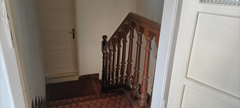 EB04 SALBORO in posizione centrale e comoda a tutti i servizi, interessante casa indipendente su ...