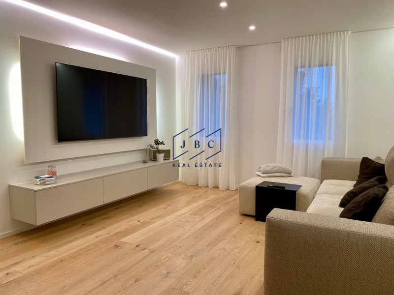 ROVERBASSO DI CODOGNE’ -  (TV)

Splendido Appartamento in Classe A1 con Ampio Annesso e giardino....