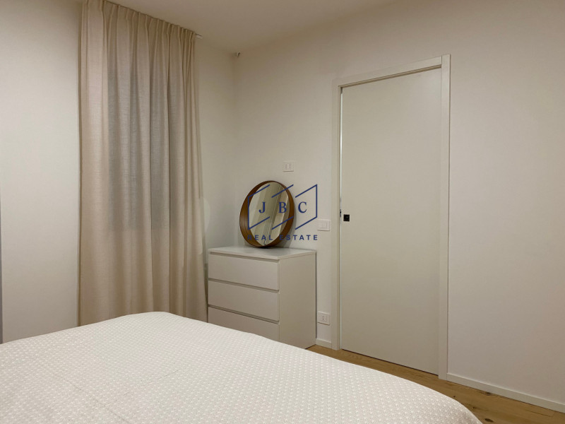 ROVERBASSO DI CODOGNE’ -  (TV)

Splendido Appartamento in Classe A1 con Ampio Annesso e giardino....