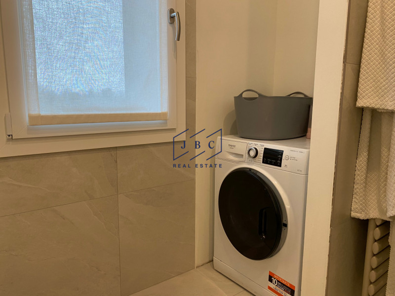 ROVERBASSO DI CODOGNE’ -  (TV)

Splendido Appartamento in Classe A1 con Ampio Annesso e giardino....