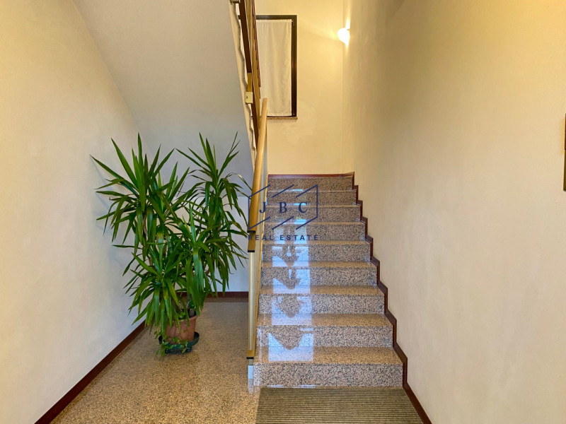 ROVERBASSO DI CODOGNE’ -  (TV)

Splendido Appartamento in Classe A1 con Ampio Annesso e giardino....