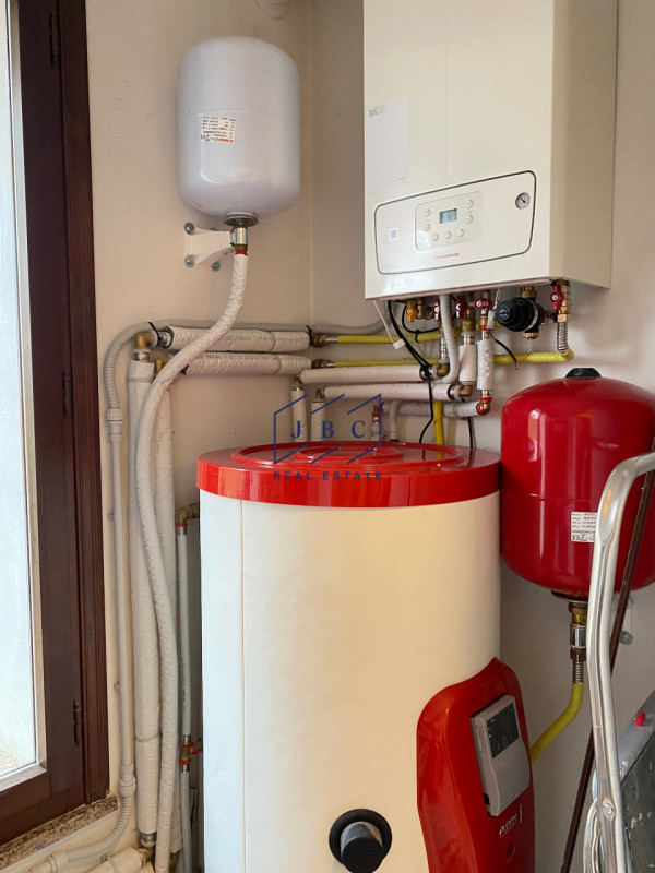 ROVERBASSO DI CODOGNE’ -  (TV)

Splendido Appartamento in Classe A1 con Ampio Annesso e giardino....