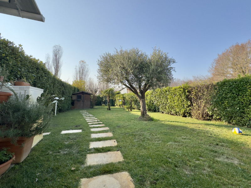 SELVAZZANO DENTRO — In una zona residenziale tranquilla e riservata, frequentata solo dai residen...