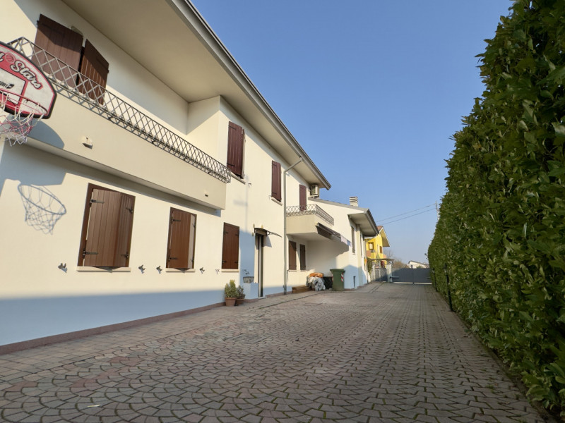 SELVAZZANO DENTRO — In una zona residenziale tranquilla e riservata, frequentata solo dai residen...