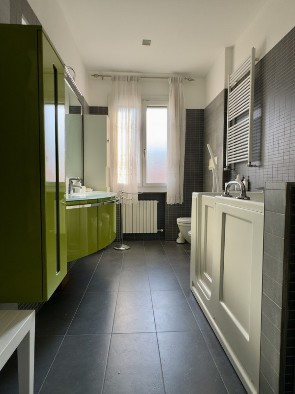 SELVAZZANO DENTRO — In una zona residenziale tranquilla e riservata, frequentata solo dai residen...