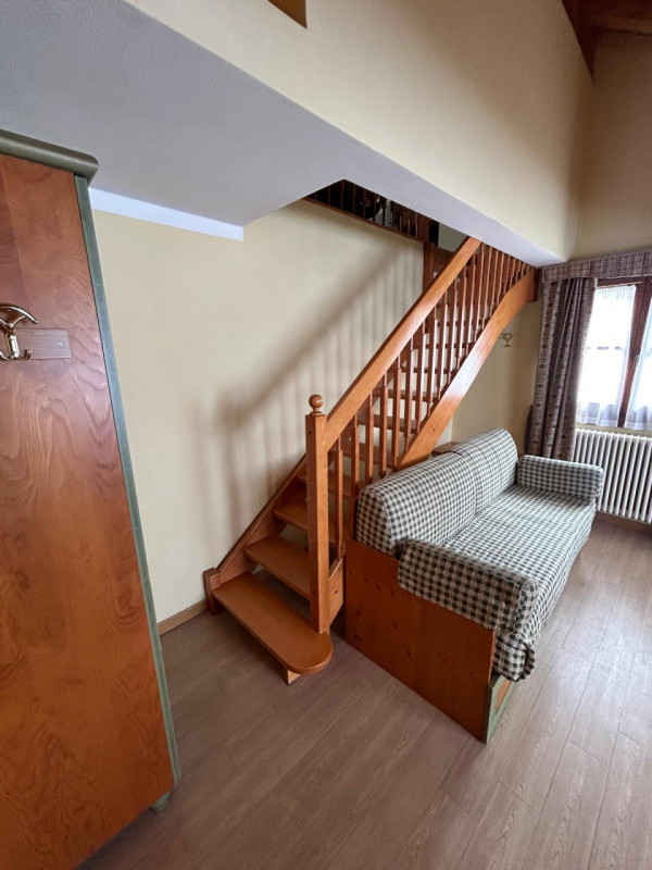 VENDESI MULTIPRORIETA' Trattasi ATTICO 4-5 PIANO, in Residence denominato "NEVESOLE" in località ...