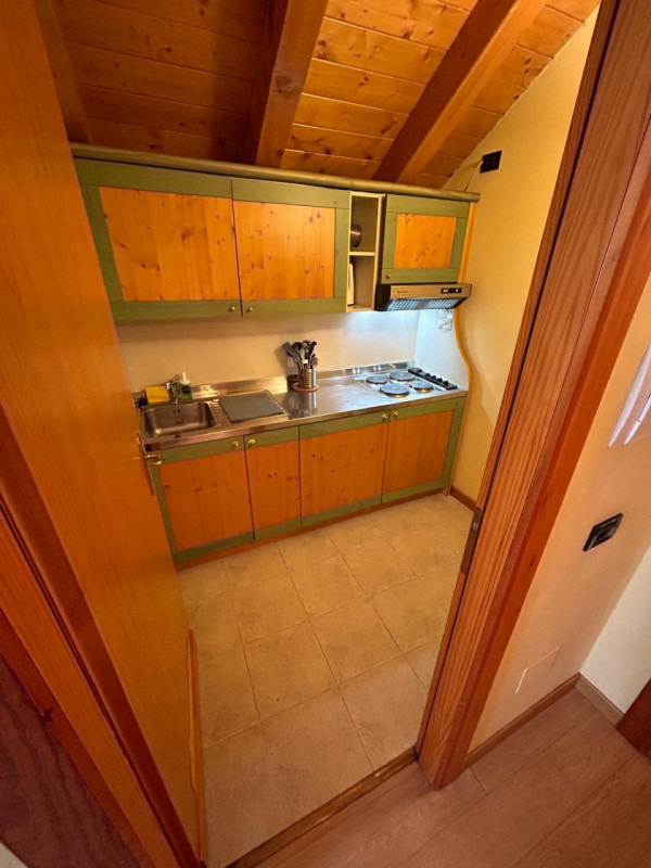 VENDESI MULTIPRORIETA' Trattasi ATTICO 4-5 PIANO, in Residence denominato "NEVESOLE" in località ...