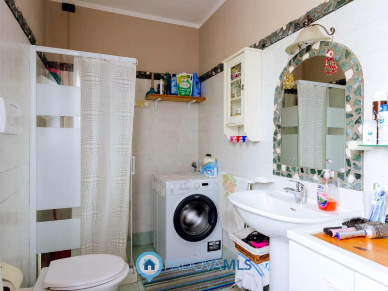 Immobile in esclusiva al Gruppo Padova MLS

In un tranquillo e recente quartiere di Agna, a due p...