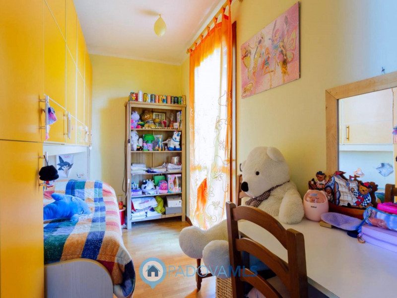 Immobile in esclusiva al Gruppo Padova MLS

In un tranquillo e recente quartiere di Agna, a due p...