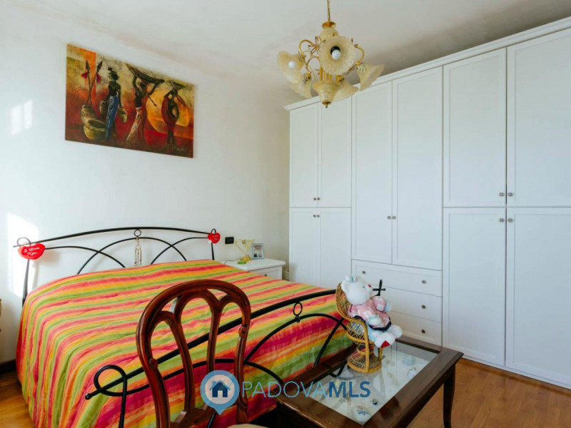 Immobile in esclusiva al Gruppo Padova MLS

In un tranquillo e recente quartiere di Agna, a due p...