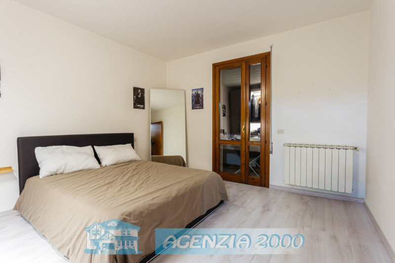 AD ARRE IN UN COMPLESSO SIGNORILE HO UN BELL' APPARTAMENTO PER TE!!! AL PIANO NOBILE CON GIARDINO...