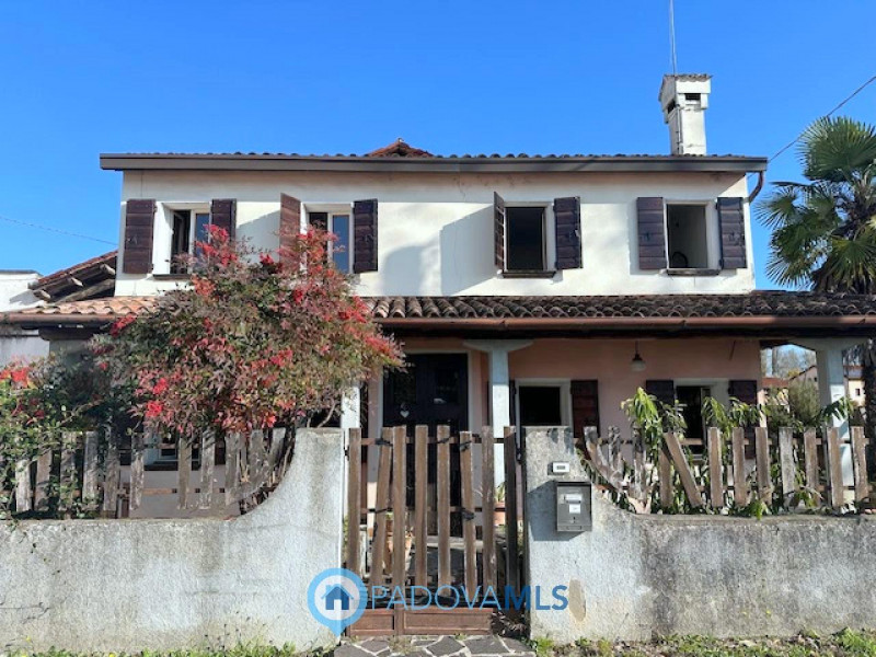 Immobile in esclusiva al Gruppo Padova MLS.

Scopri questa straordinaria opportunità di investime...