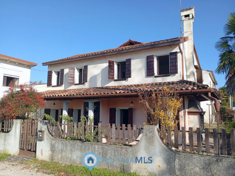 Immobile in esclusiva al Gruppo Padova MLS.

Scopri questa straordinaria opportunità di investime...