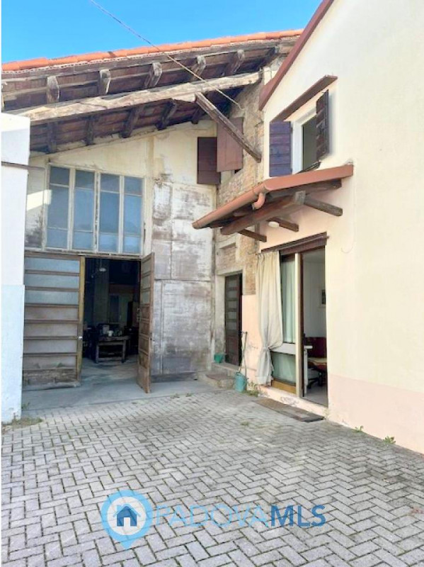 Immobile in esclusiva al Gruppo Padova MLS.

Scopri questa straordinaria opportunità di investime...