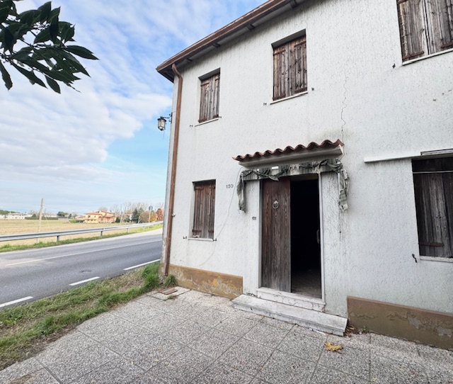 CERVARESE S.C. (PD) Zona Fossona casa singola di vani 7 , mq. 300 totali, interamente da ristrutt...