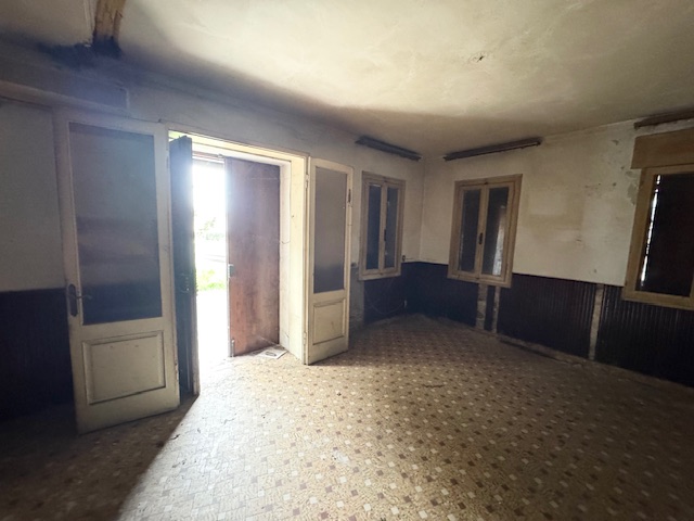 CERVARESE S.C. (PD) Zona Fossona casa singola di vani 7 , mq. 300 totali, interamente da ristrutt...