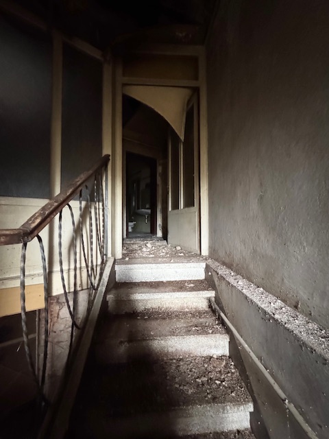 CERVARESE S.C. (PD) Zona Fossona casa singola di vani 7 , mq. 300 totali, interamente da ristrutt...