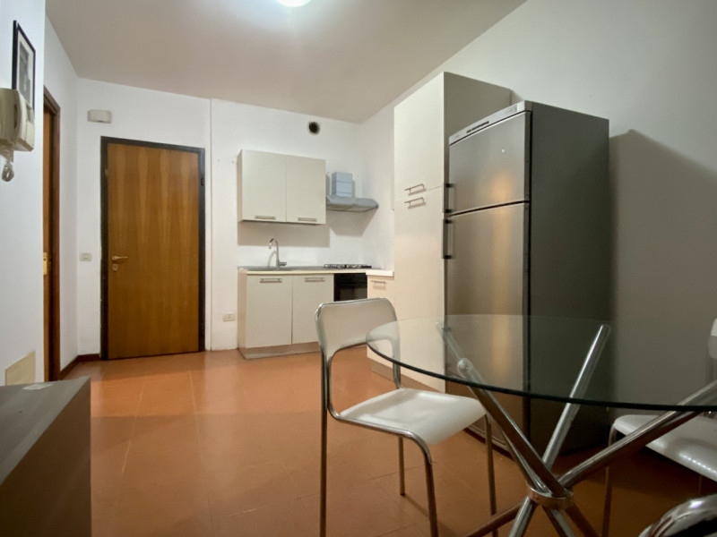 In zona San Lazzaro, comodo al casello autostradale di Vicenza Ovest e alle principali arterie, p...